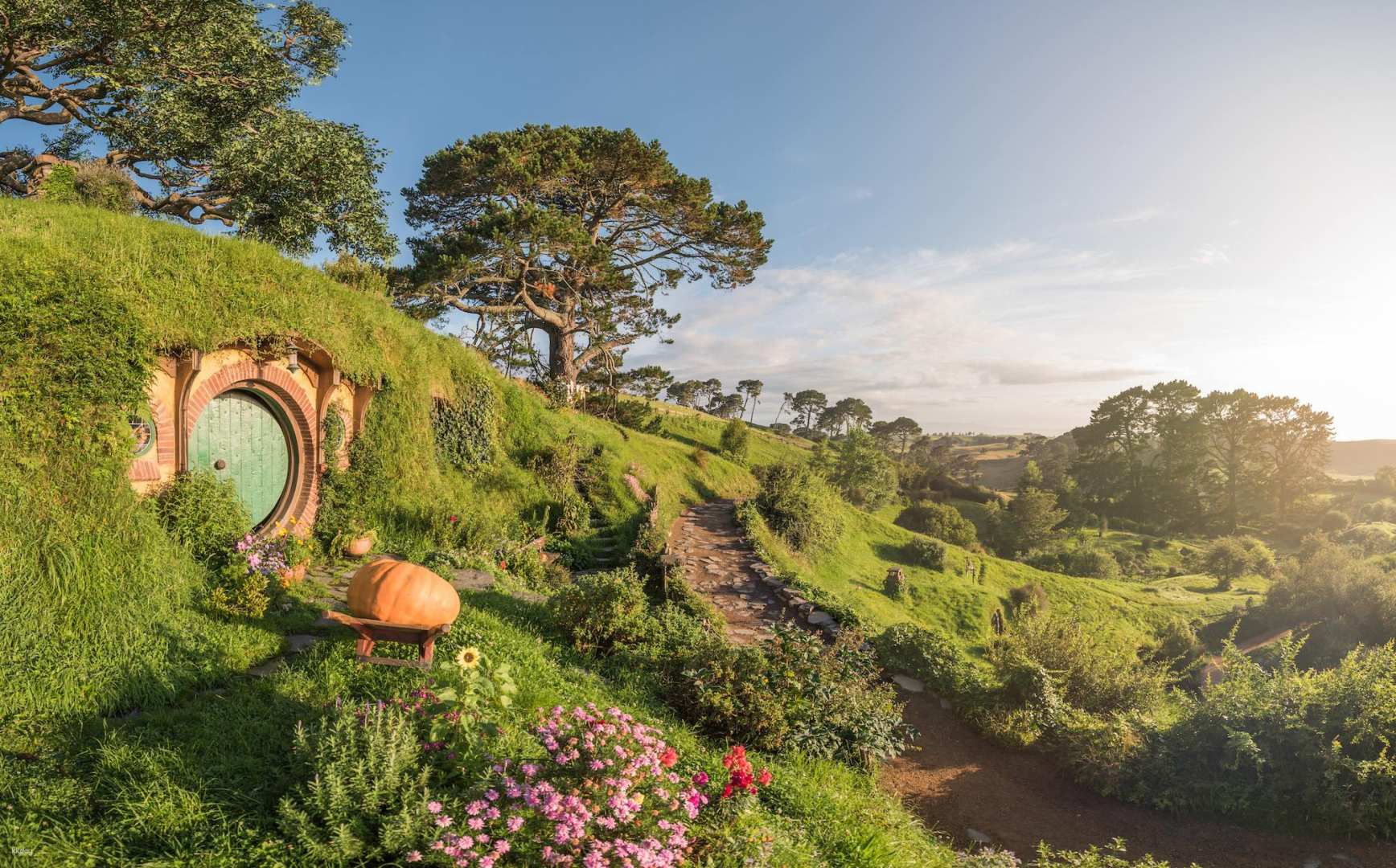 Hobbiton Movie Set Tours | New Zealand - Photo 1 of 9